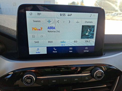 Used 2022 Ford Escape SE w/ Cold Weather Package image 16