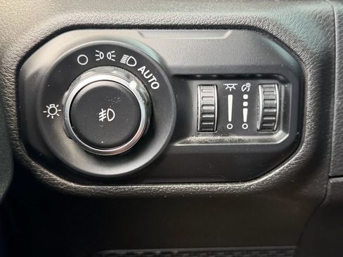 Used 2018 Jeep Wrangler Unlimited Sport S AWD/4WD image 26
