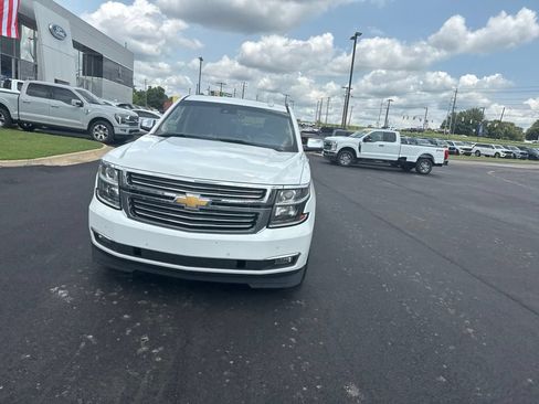 Used 2016 Chevrolet Suburban LTZ RWD image 4