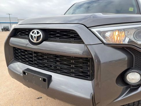 Used 2014 Toyota 4Runner SR5 Premium image 6
