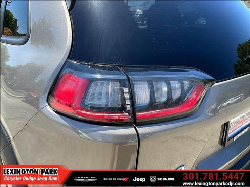 Used 2020 Jeep Cherokee Latitude w/ Quick Order Package 26F North AWD/4WD image 23