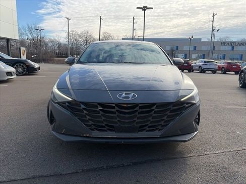 Used 2022 Hyundai Elantra Limited w/ Cargo Package image 5