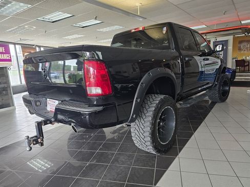 Used 2018 RAM 1500 Express w/ Black Ram 1500 Express Group AWD/4WD image 5