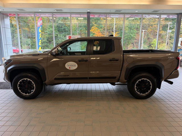 Certified 2026 Toyota Tacoma TRD Off-Road AWD/4WD image 9
