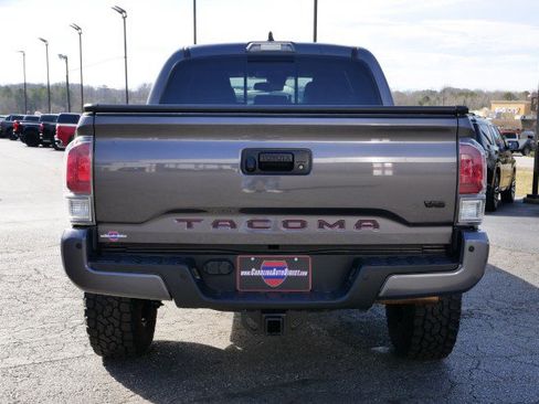 Used 2020 Toyota Tacoma TRD Off-Road w/ Technology Package image 22