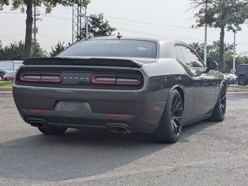 Used 2018 Dodge Challenger R/T Scat Pack RWD image 5