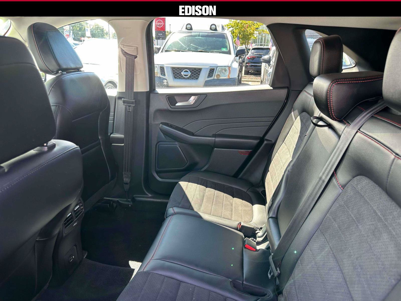 Used 2022 Ford Escape SEL w/ SEL Stealth AWD Package image 9