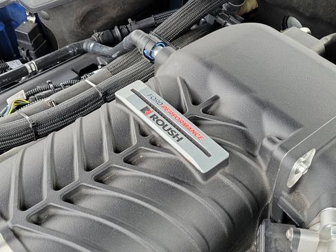 Used 2017 Ford Mustang GT image 7