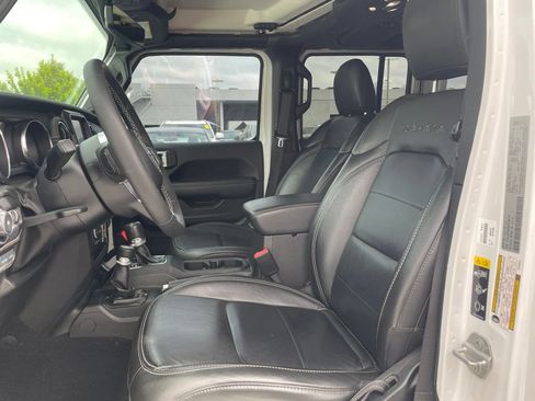 Used 2022 Jeep Wrangler Unlimited Sahara w/ Cold Weather Group AWD/4WD image 7