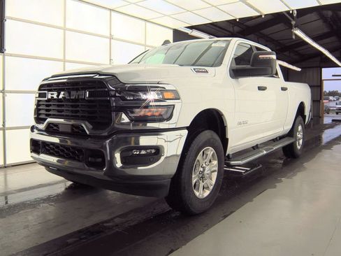Used 2026 RAM 2500 Big Horn AWD/4WD image 3