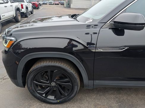 Used 2020 Volkswagen Atlas Cross Sport SEL image 2