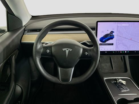 Used 2021 Tesla Model Y Long Range AWD/4WD image 16