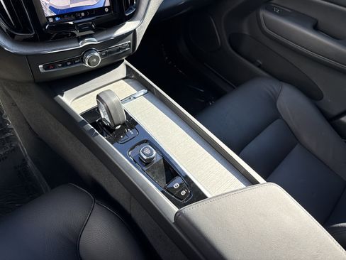 Used 2025 Volvo XC60 B5 Plus image 26