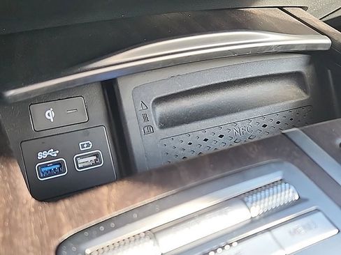 Used 2024 Genesis G80 image 17