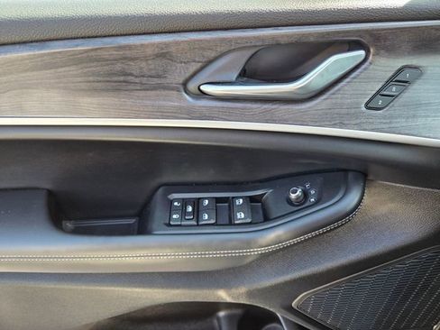 Certified 2025 Jeep Grand Cherokee L Limited w/ Black Appearance Package image 24