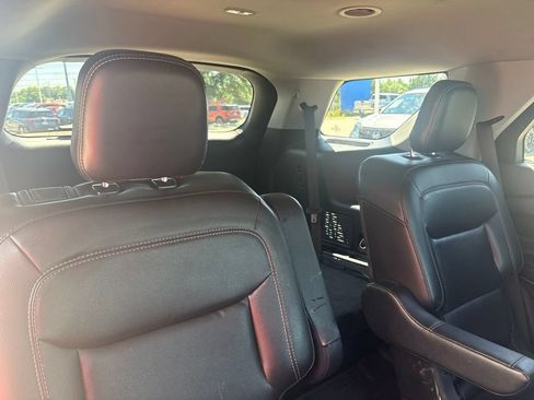 Used 2021 Ford Explorer XLT w/ Equipment Group 202A AWD/4WD image 29