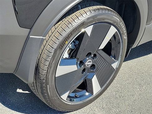 New 2026 Nissan Kicks SR w/ Illumination Package FWD image 3