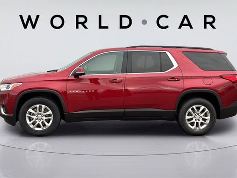 Used 2021 Chevrolet Traverse LT image 11