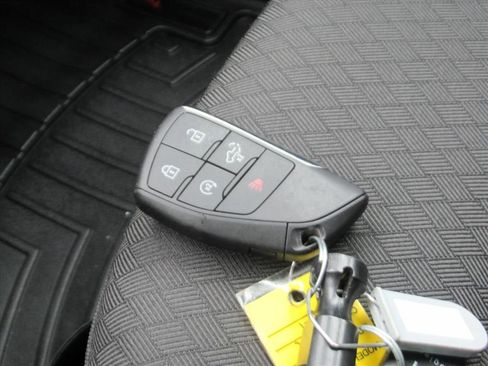 Used 2025 Chevrolet Silverado 1500 Custom image 27