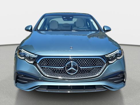 New 2026 Mercedes-Benz E 350 4MATIC Sedan image 2