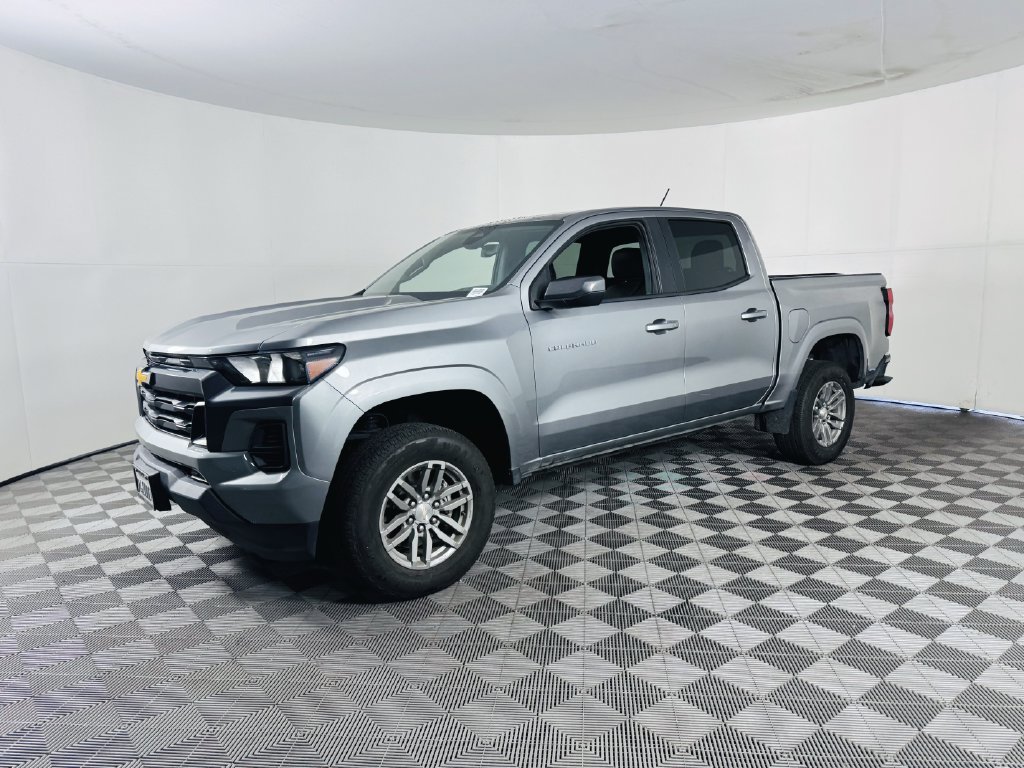 Used 2024 Chevrolet Colorado LT RWD image 7
