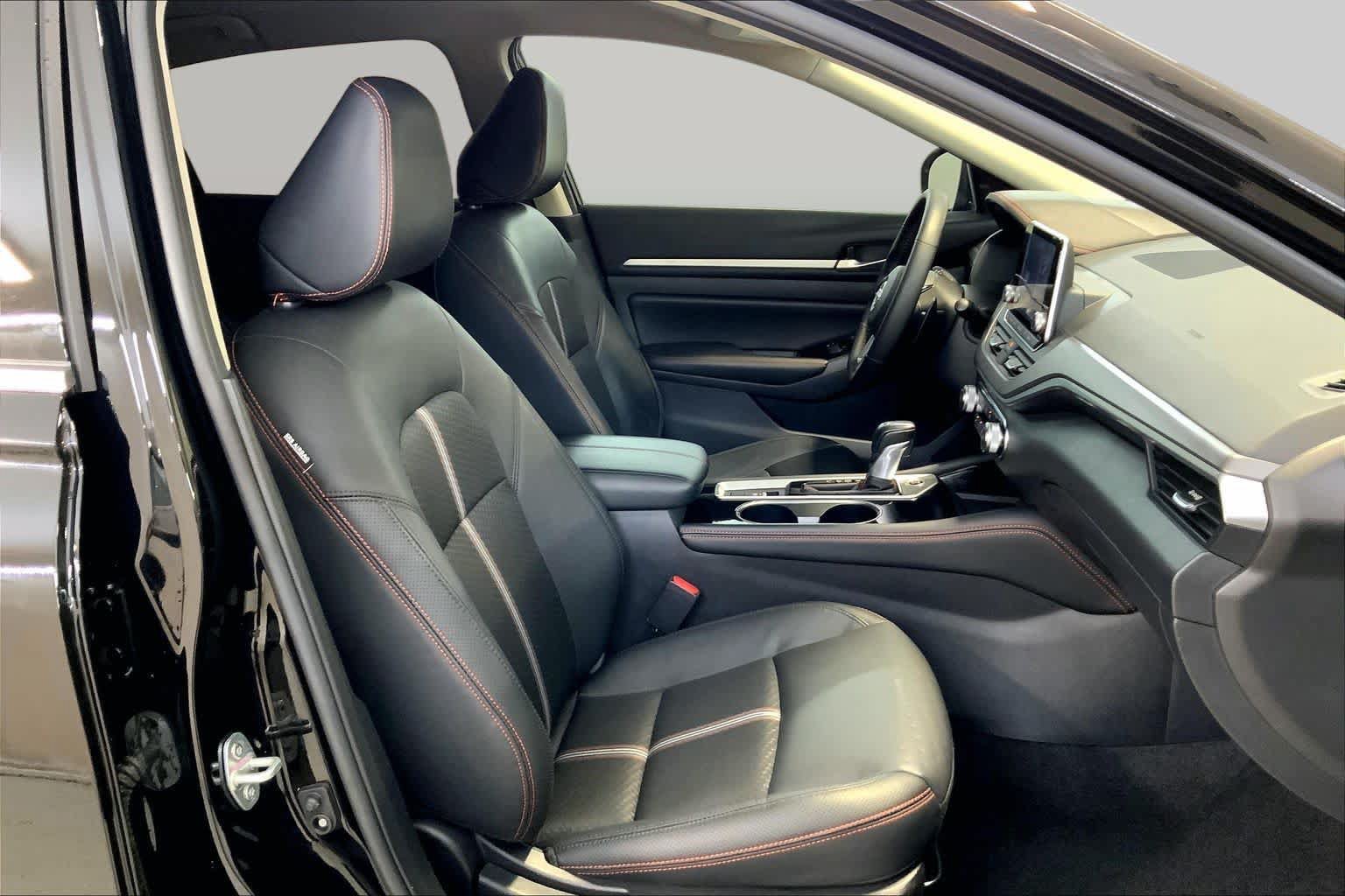 Used 2025 Nissan Altima 2.5 SR AWD/4WD image 8