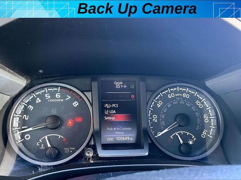 Used 2018 Toyota Tacoma TRD Off-Road image 2