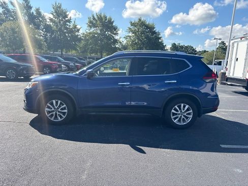 Used 2018 Nissan Rogue SV w/ Premium Package FWD image 7