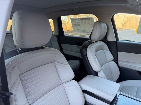 New 2026 Lincoln Nautilus Reserve image 28