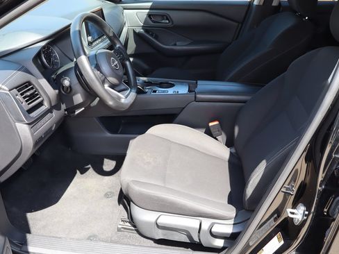 Used 2024 Nissan Rogue S FWD image 15
