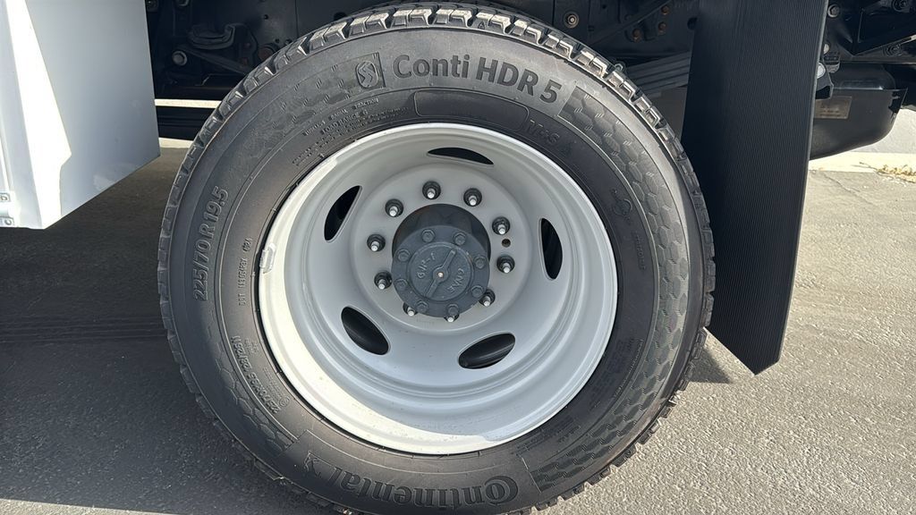 New 2024 Ford F550 4x4 Crew Cab Super Duty image 9