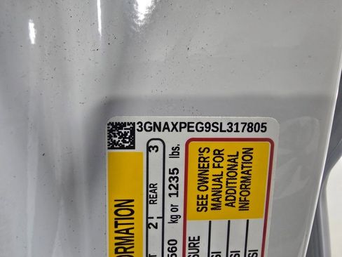 Used 2025 Chevrolet Equinox LT image 17