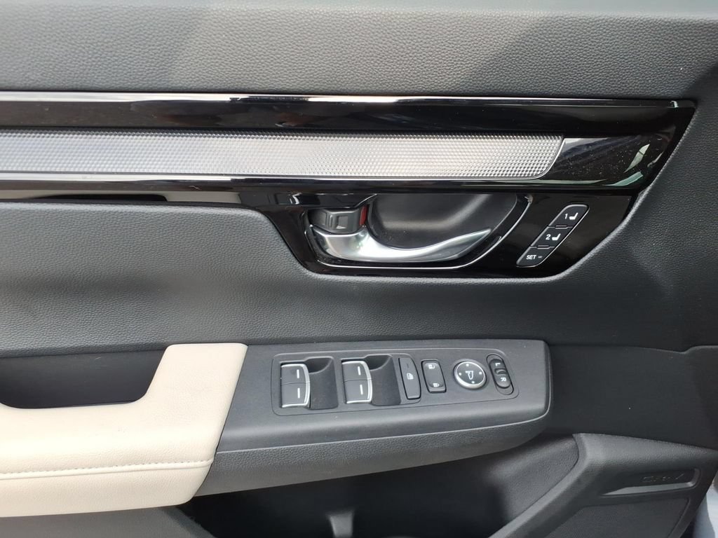 Used 2025 Honda CR-V EX-L image 3