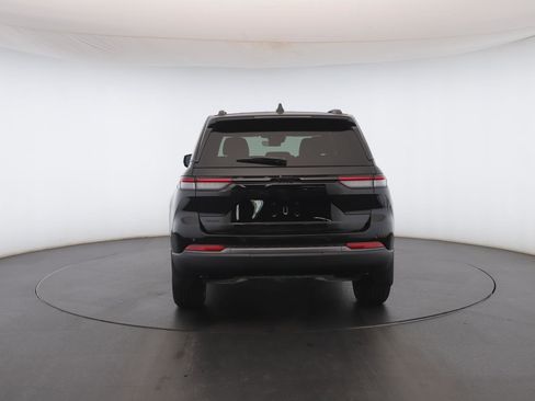 New 2026 Jeep Grand Cherokee Altitude image 22