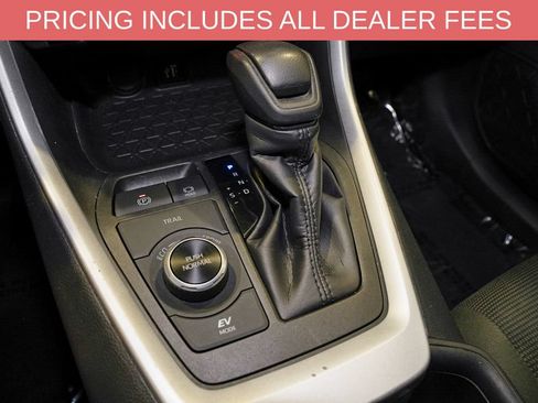 Used 2025 Toyota RAV4 LE AWD/4WD image 14