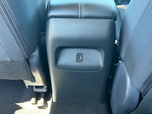 Used 2024 Nissan Sentra SV FWD image 27