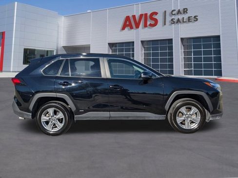 Used 2025 Toyota RAV4 XLE image 5