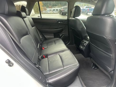Used 2018 Subaru Outback 3.6R Limited image 12