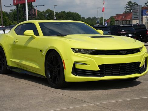 Used 2021 Chevrolet Camaro SS RWD image 2