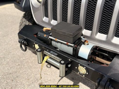 Used 2018 Jeep Wrangler Unlimited Sport S AWD/4WD image 14