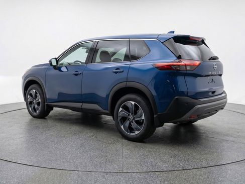 Used 2025 Nissan Rogue SV AWD/4WD image 6