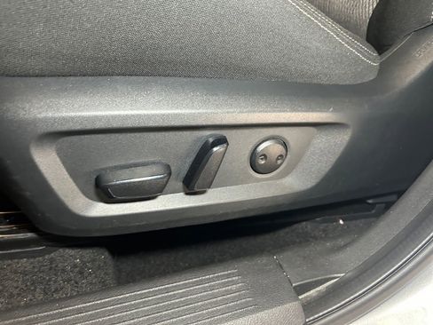Used 2025 Nissan Rogue SV AWD/4WD image 23