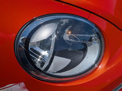 Used 2019 Volkswagen Beetle 2.0T S image 12