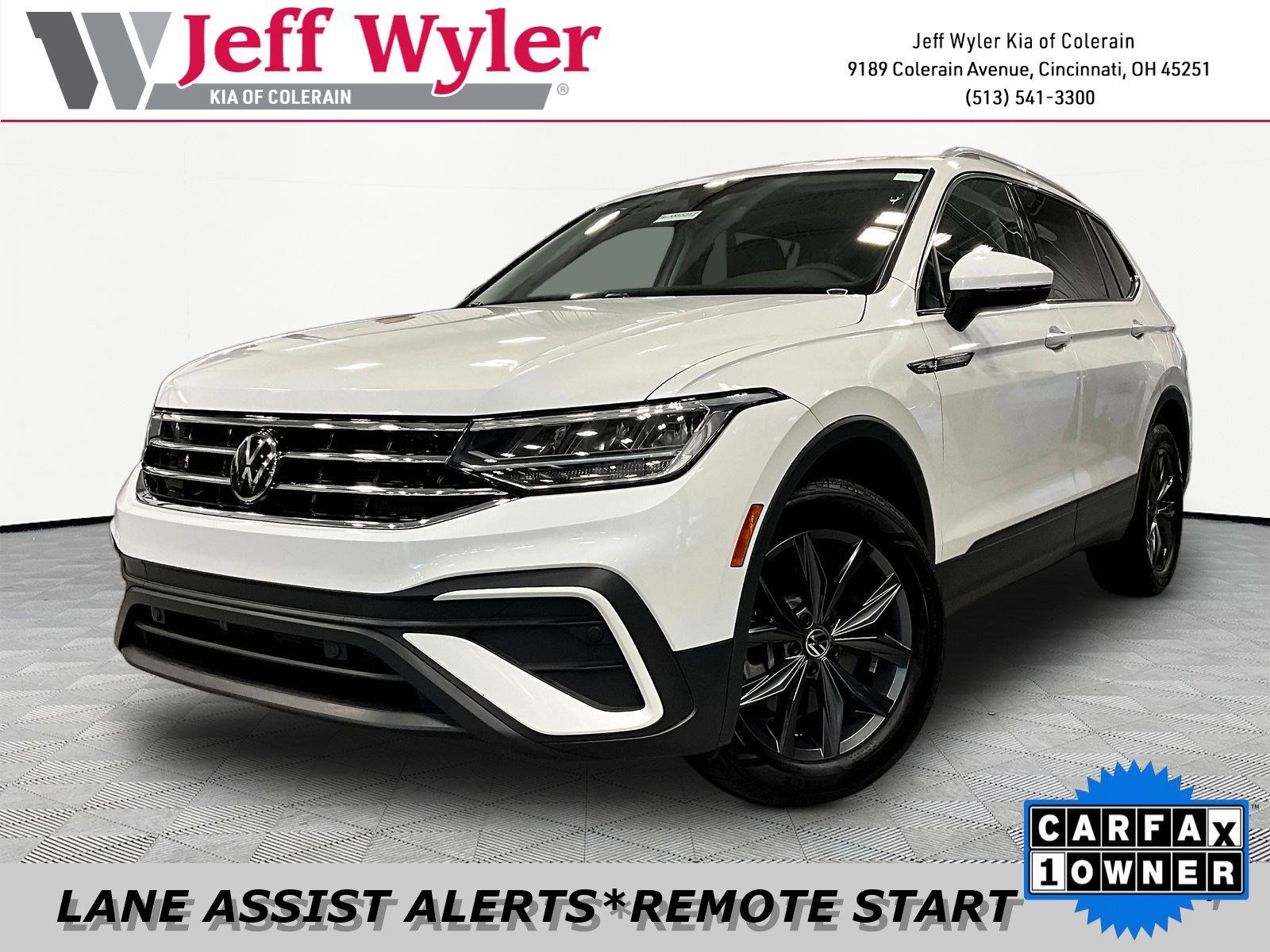 Used 2023 Volkswagen Tiguan SE w/ Panoramic Sunroof Package AWD/4WD image 1