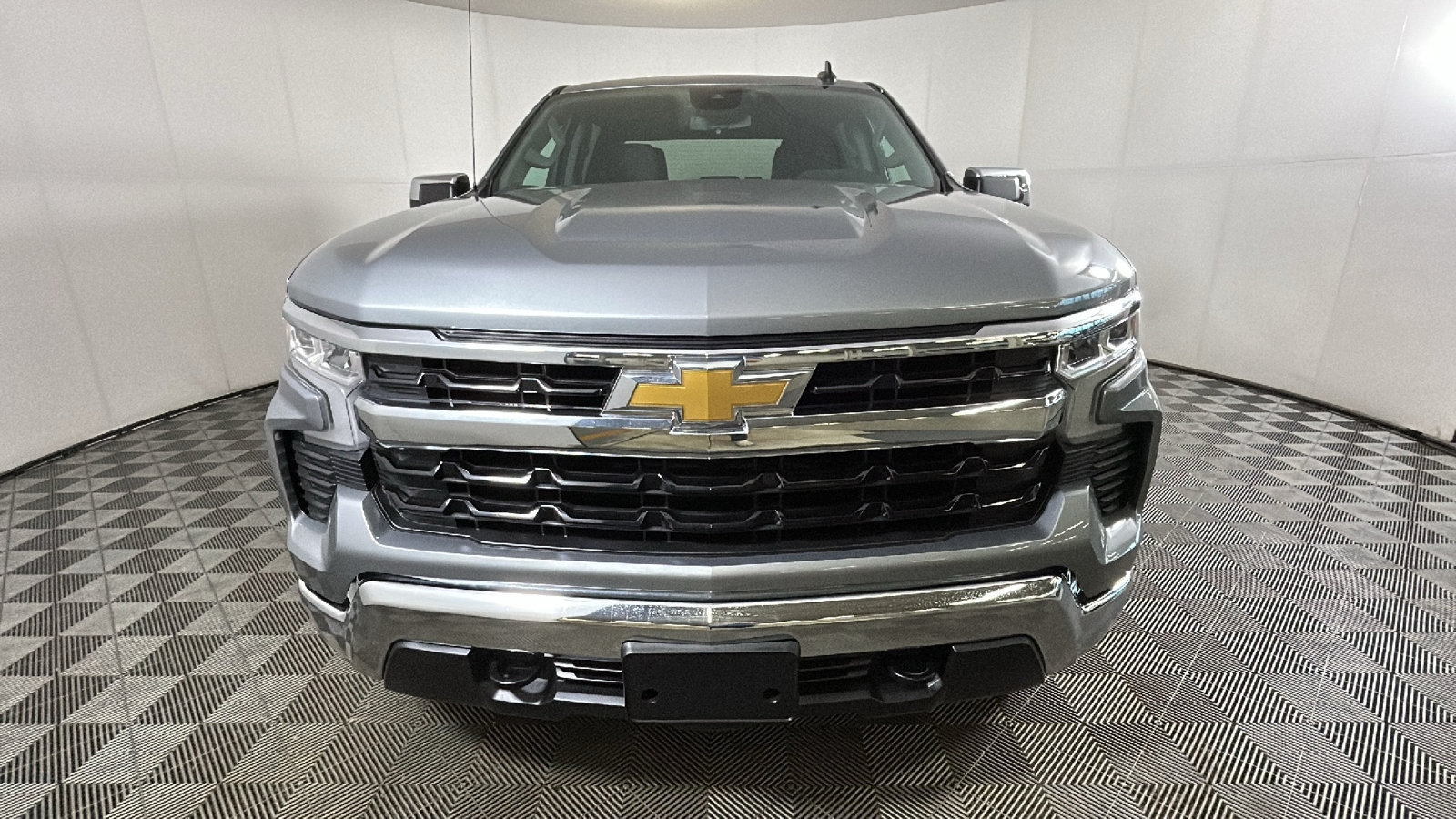 Used 2024 Chevrolet Silverado 1500 LT AWD/4WD image 9