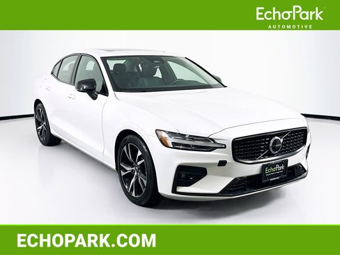 Used 2024 Volvo S60 B5 Core image 1