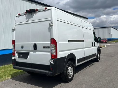 Used 2025 RAM ProMaster 2500 w/ Convenience Group FWD image 5