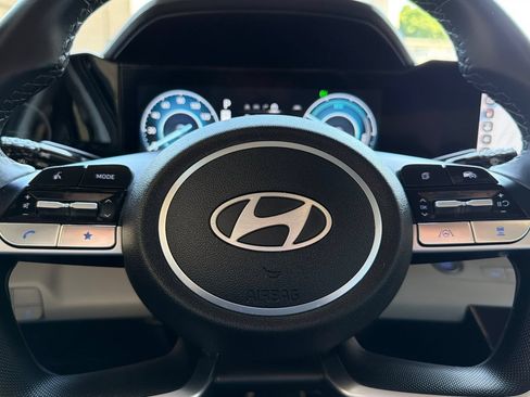 Used 2024 Hyundai Elantra Limited FWD image 30