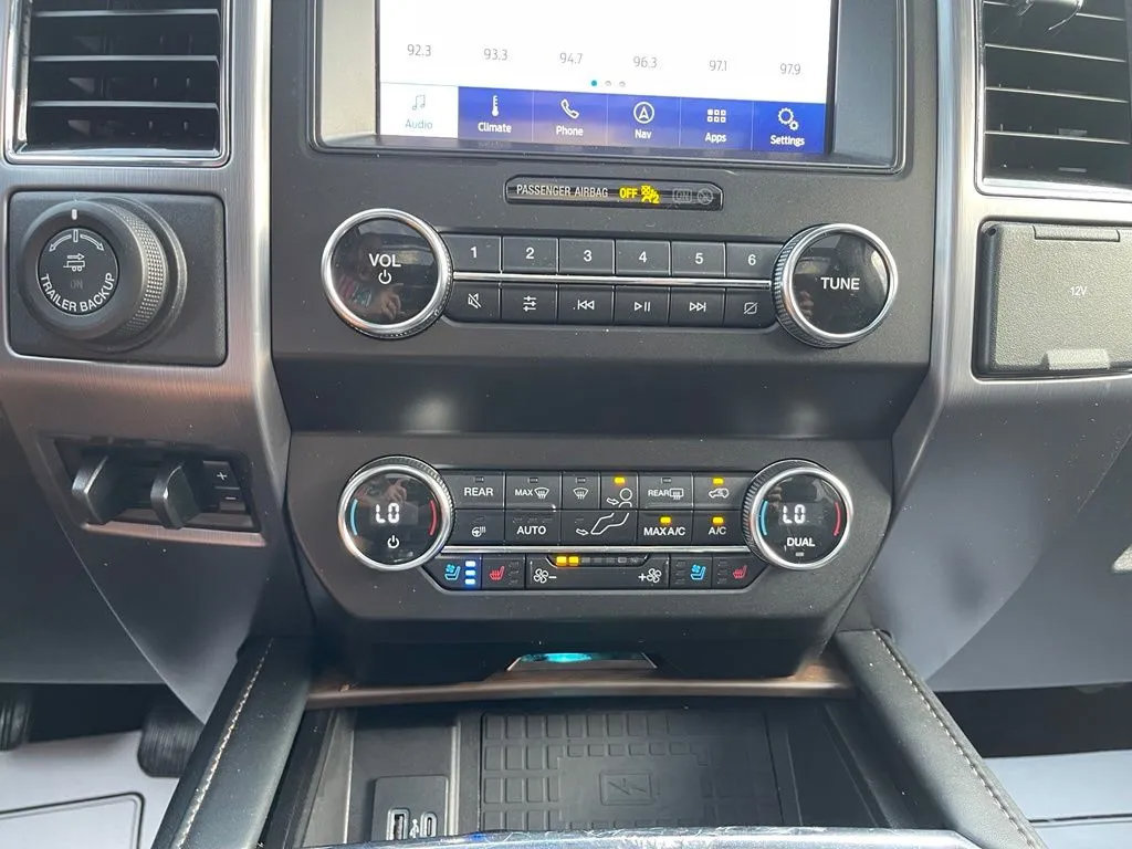 Used 2020 Ford Expedition Max Platinum AWD/4WD image 32