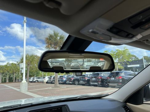 Used 2015 BMW 320i Sedan image 25